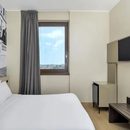 Milano-monza 3* مونزا